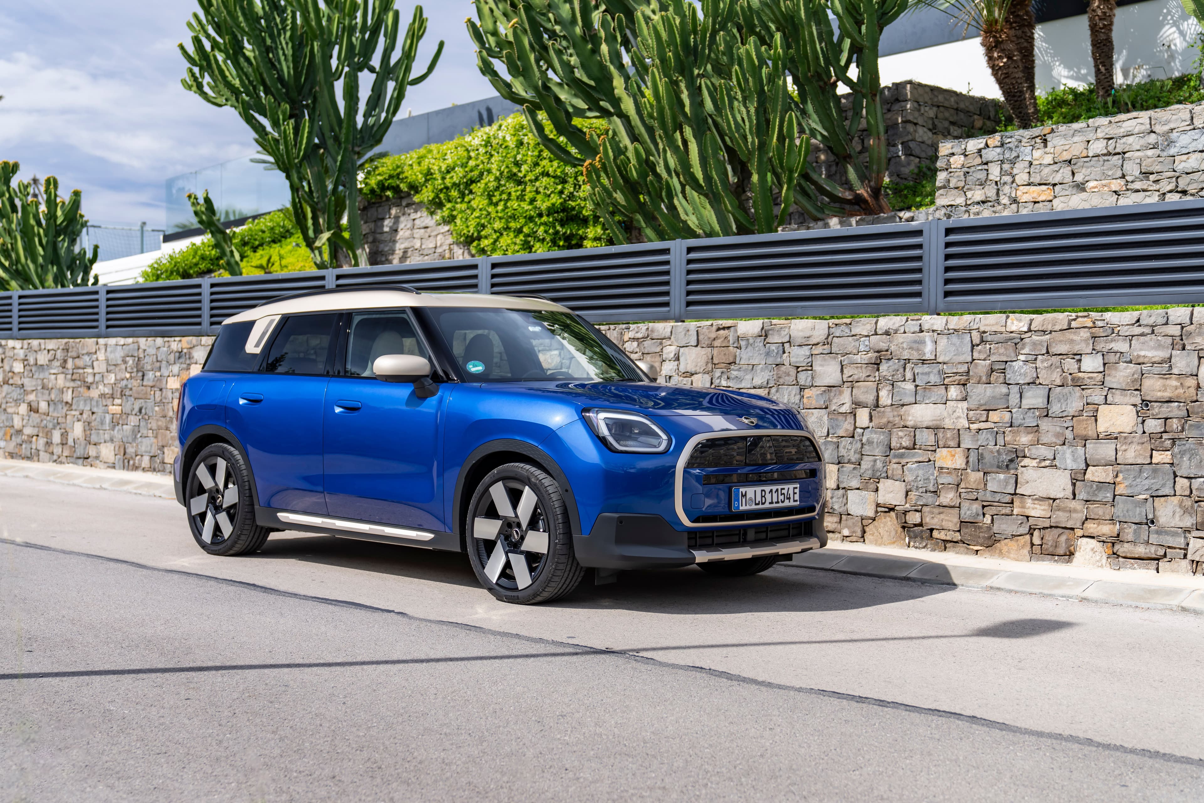 Fondo de héroe para NUEVO MINI COUNTRYMAN