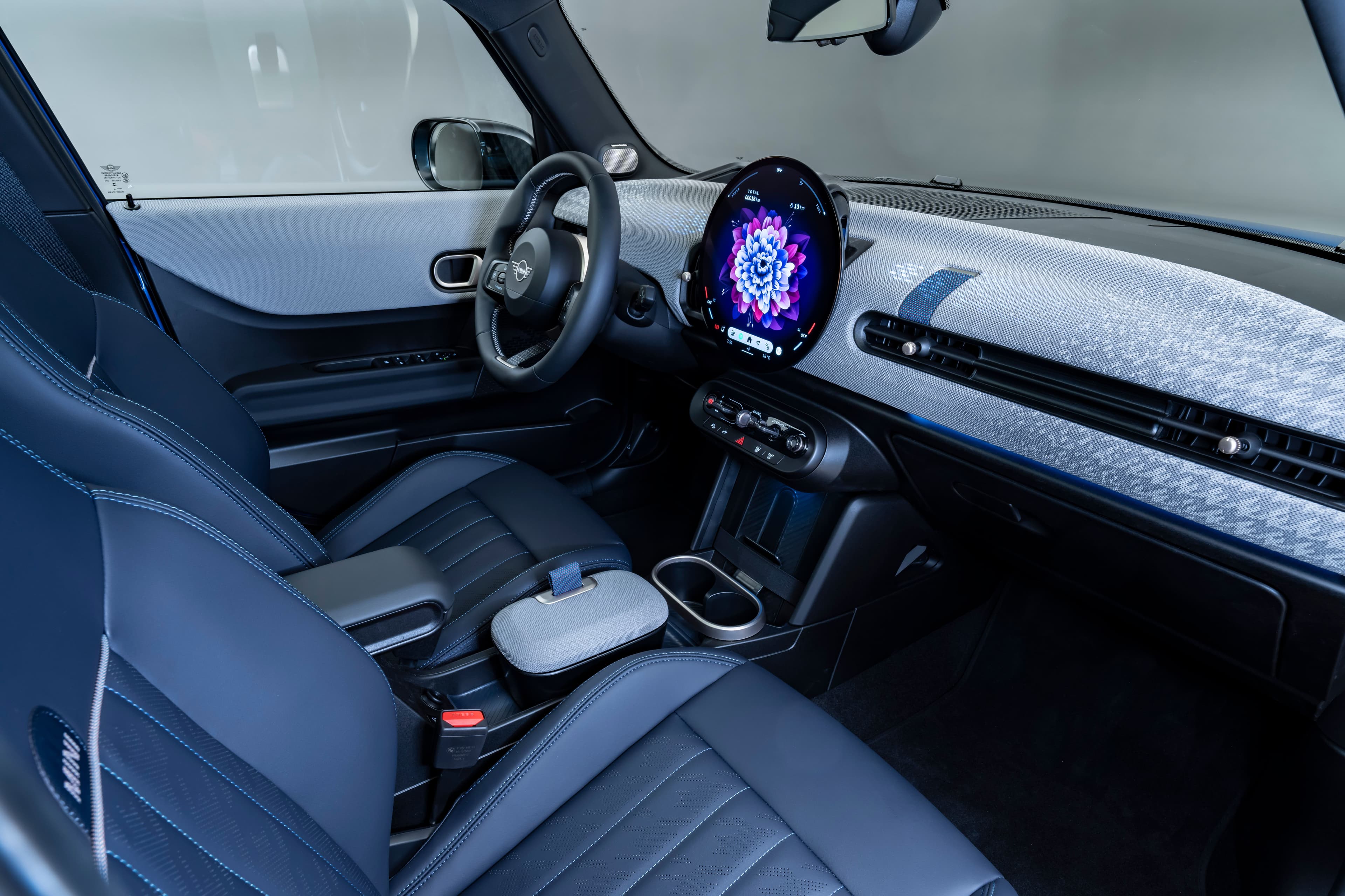 Imagen del MINI Cooper S 5 puertas destacando su diseño exterior y carácter deportivo